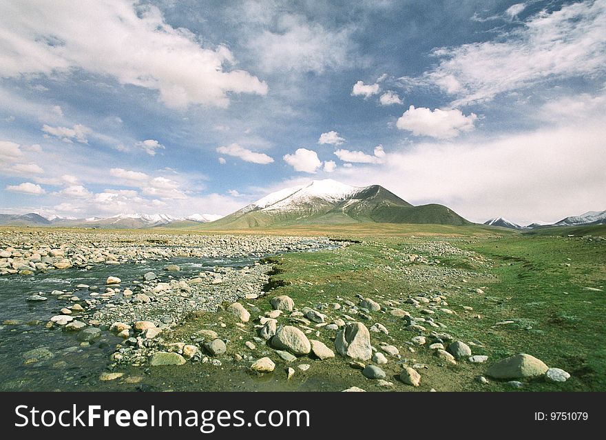 The view of Kekexili in Qinghai-Tibet plateau.