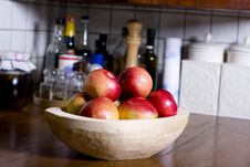 Apples In Wooden Pan Stock Photography Apples In Wooden Pan Stock Photography