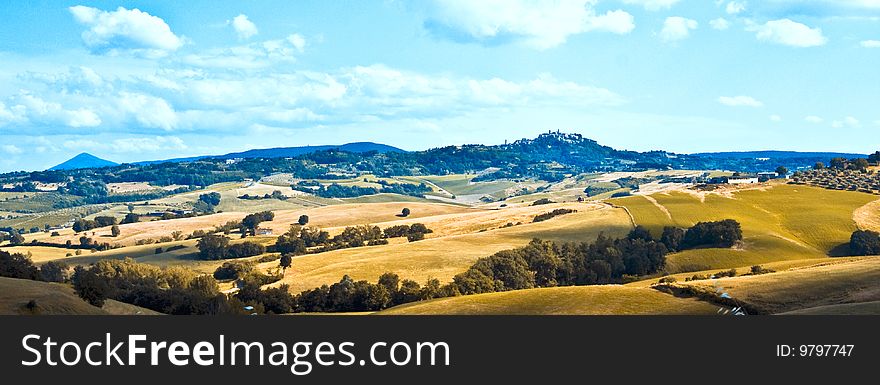 The beautiful landscapes that you may encounter while traveling by car in Italy. The beautiful landscapes that you may encounter while traveling by car in Italy