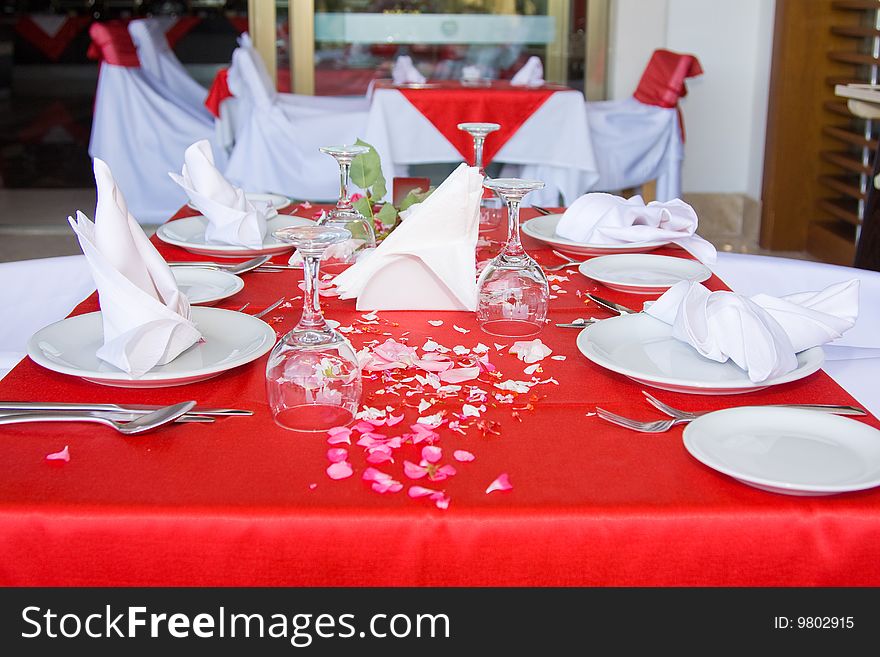 Beautifully decorated tables for many peoples outdoors