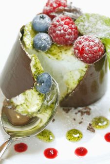 Dessert With Fresh Berries Royalty Free Stock Images Dessert With Fresh Berries Royalty Free Stock Images