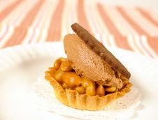 Mini Nuts Pie Royalty Free Stock Photos Mini Nuts Pie Royalty Free Stock Photos