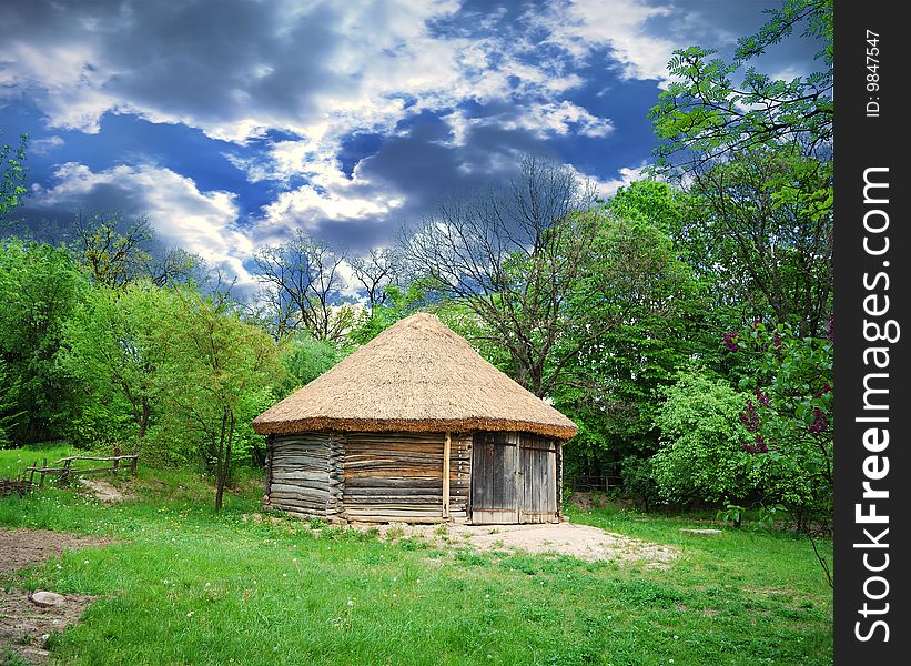 Cabin of poor peasant in a national park Pirogovo (Ukraine)