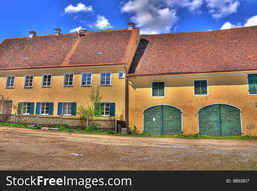 Alter bauernhof in bayern HDR. Alter bauernhof in bayern HDR