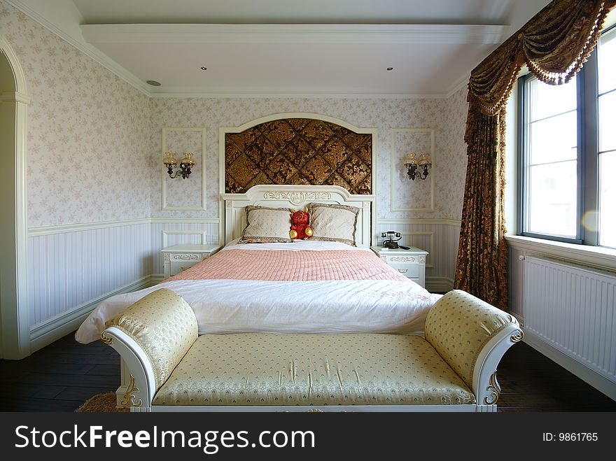 Large Luxury Bedroom