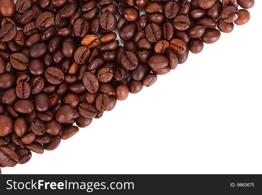 Coffee beans lined up diagonally, background, close-up