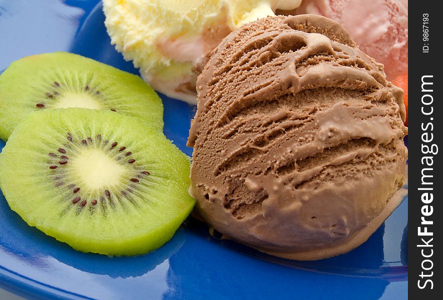 Ice cream with kiwi fruit.