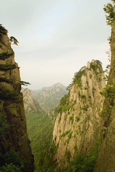 Huangshan, China, Steep Valley And Canyon Royalty Free Stock Image Huangshan, China, Steep Valley And Canyon Royalty Free Stock Image