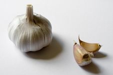 Garlic Head And Two Cloves Royalty Free Stock Image