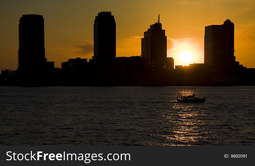 Sunset at battery Park City i New York city, USA.