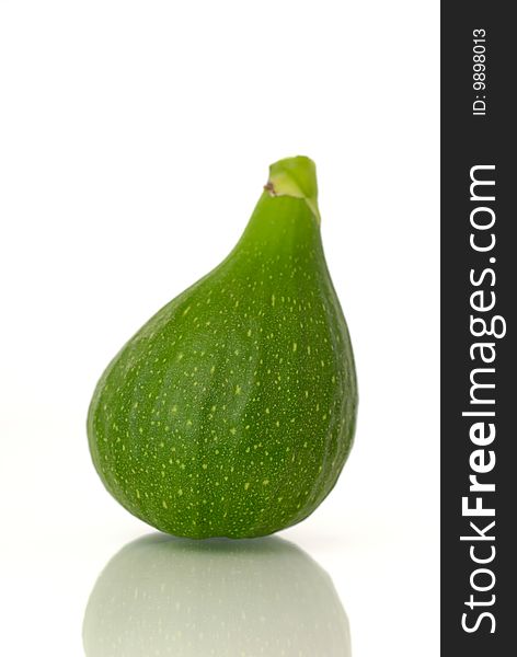 This is a green immature fig.