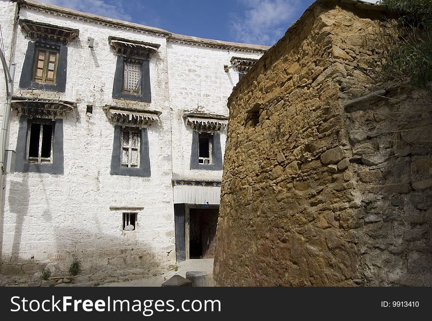 While standing arround these buildings, you may feel the time stops and the world is quiet down for a moment. While standing arround these buildings, you may feel the time stops and the world is quiet down for a moment.