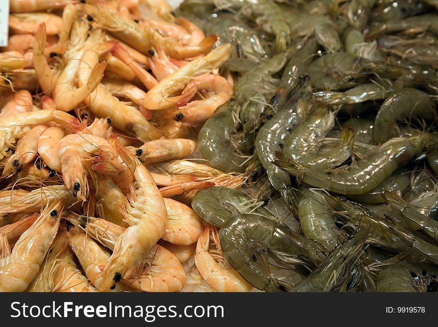 Fresh prawns and shrimps on the market.
