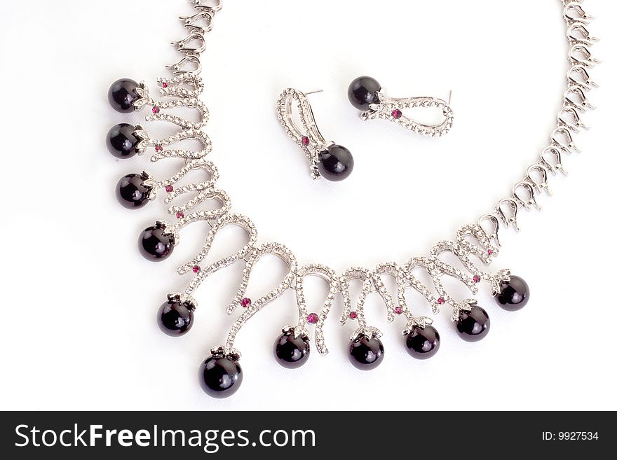 Necklace with black pearls