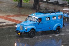 Vintage Cuban Taxi-Bus Royalty Free Stock Photography Vintage Cuban Taxi-Bus Royalty Free Stock Photography