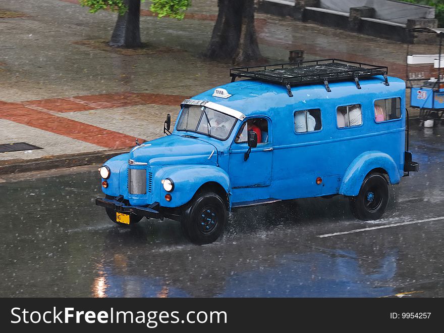 Vintage Cuban Taxi-Bus