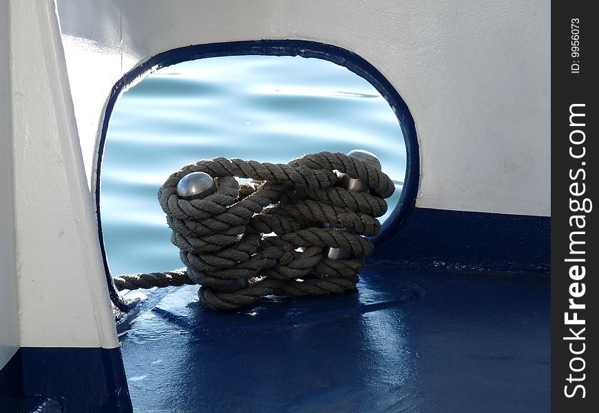 Morning light on the mooring rope.