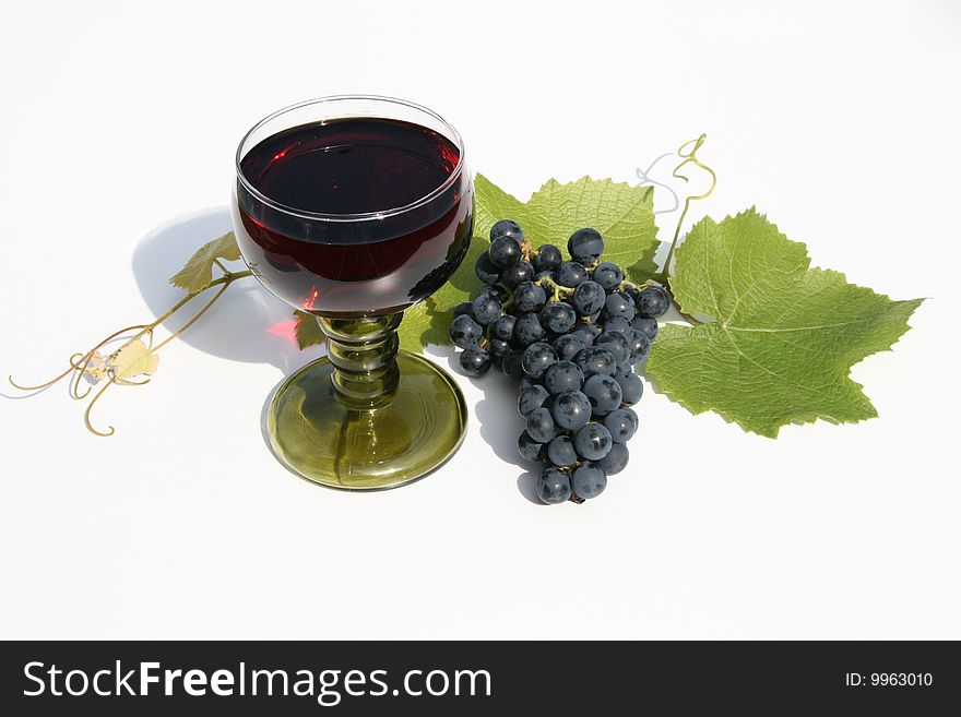 the red wine,the ripe wine berry,