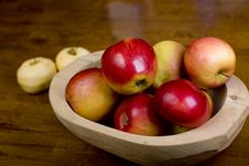 Apples In Wooden Pan Stock Images Apples In Wooden Pan Stock Images