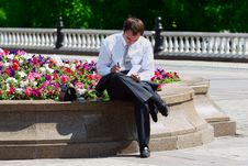Businessman Working Outdoor Royalty Free Stock Photos