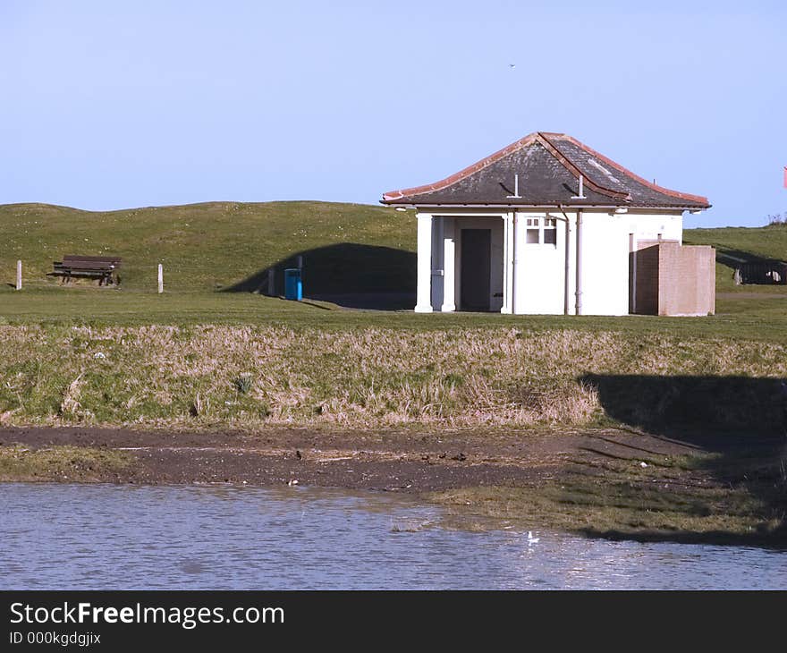 Hut, bank and bench