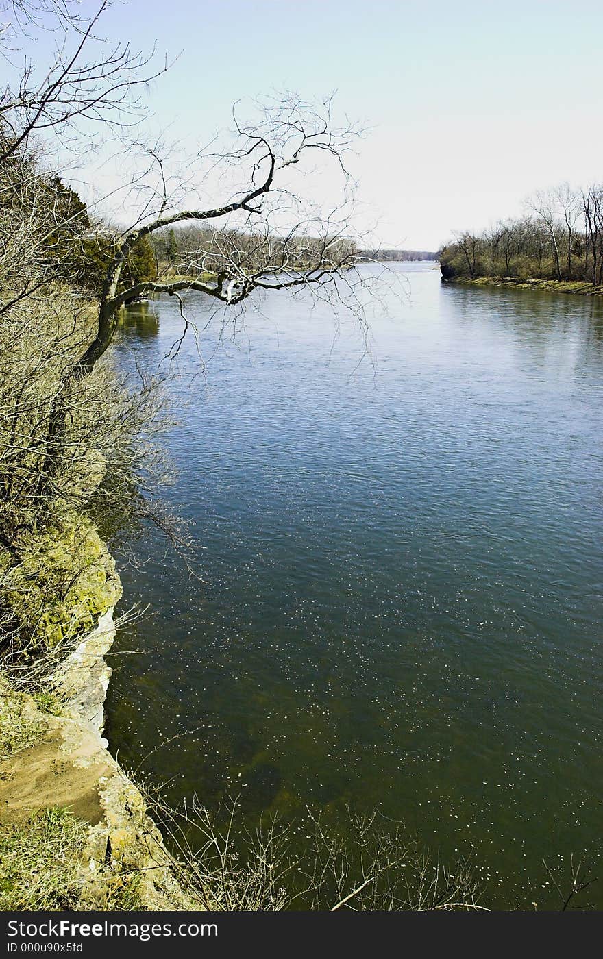 Early Spring capture of the Kankakee River at Kankakee State Park