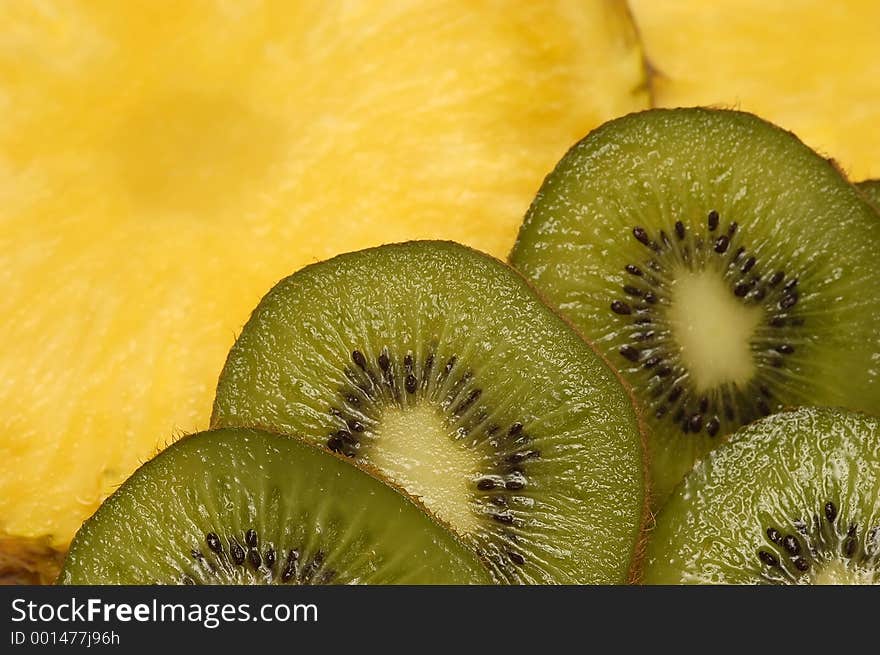 Kiwi slices