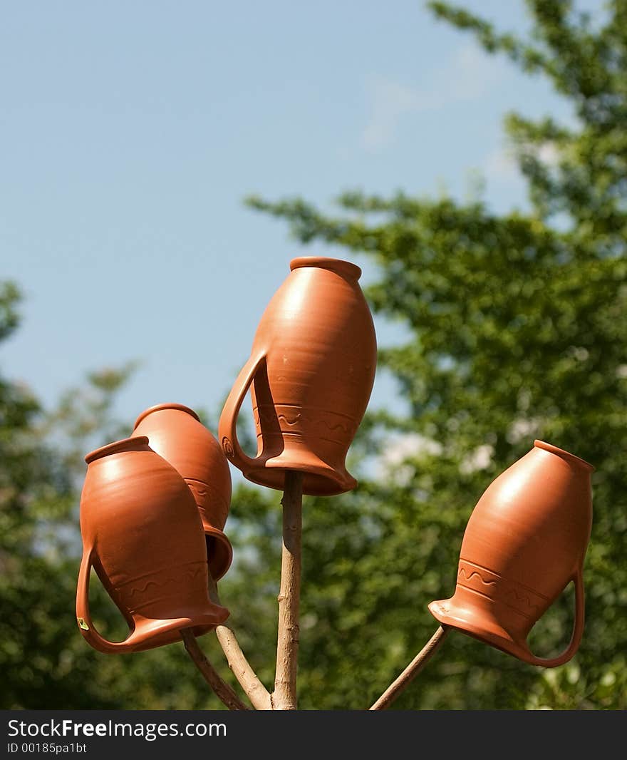 Earthen pots