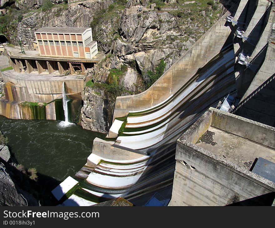 Water dam