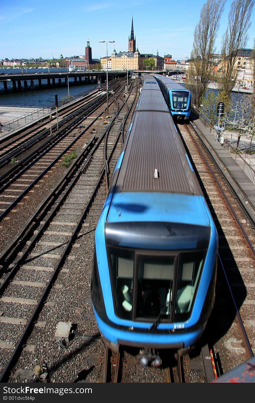 Picture of 2 trains coming at you. Picture of 2 trains coming at you.