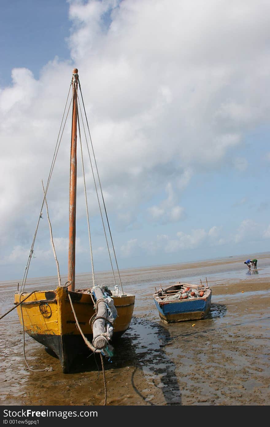 A boat stranded on the beach during low-tide in Bazaruto. A boat stranded on the beach during low-tide in Bazaruto