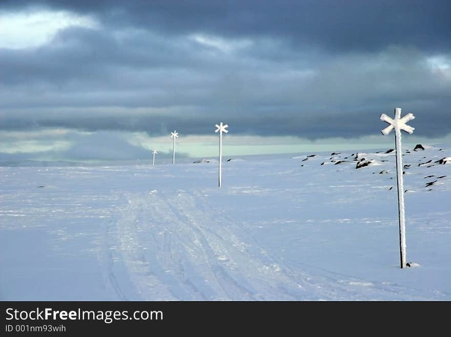 Snowy Tracks, Storm Coming