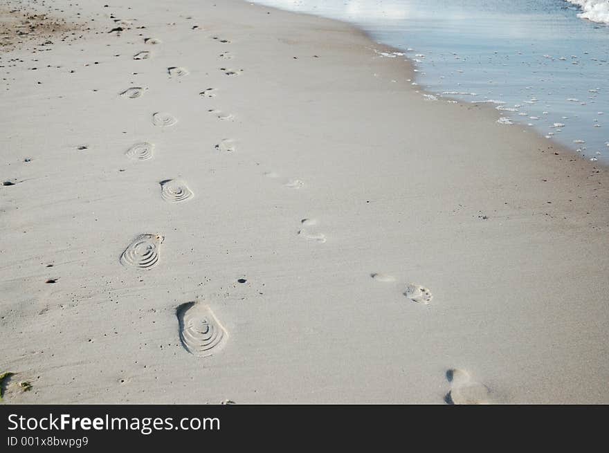 Alien And Girl (footprints)