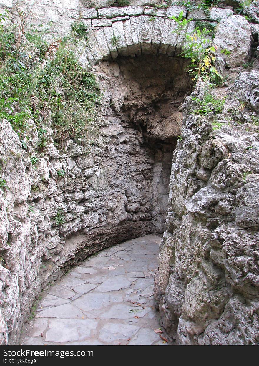 Path to stony the grotto. Path to stony the grotto
