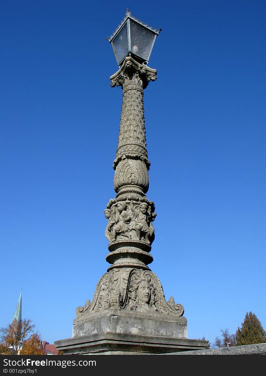 Alte laterne auf der brücke zum schloss schwerin, schwerin. Alte laterne auf der brücke zum schloss schwerin, schwerin