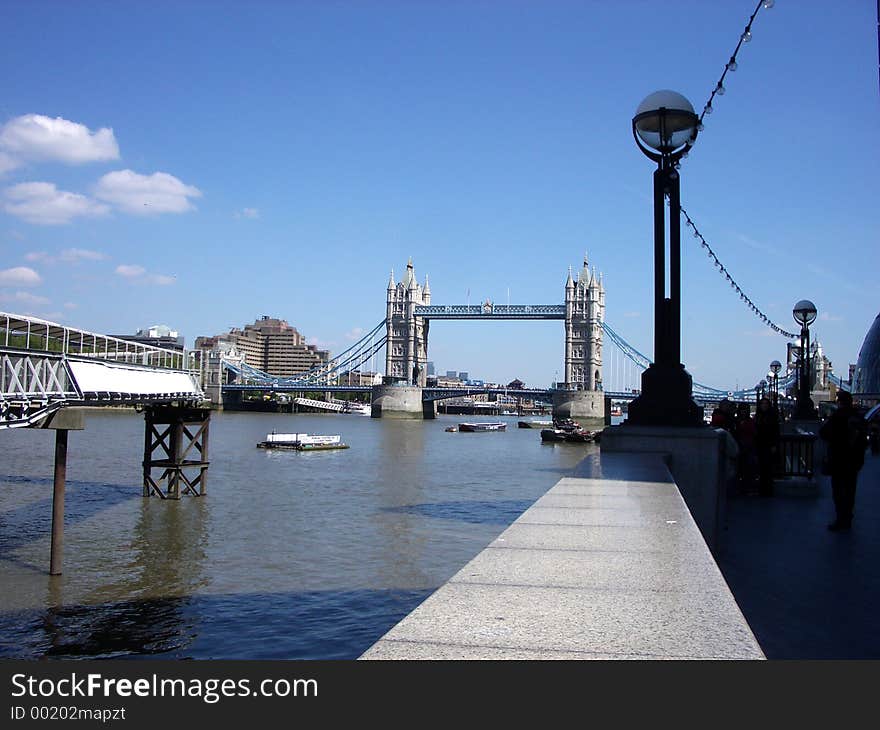 This London bridge in London. This London bridge in London..