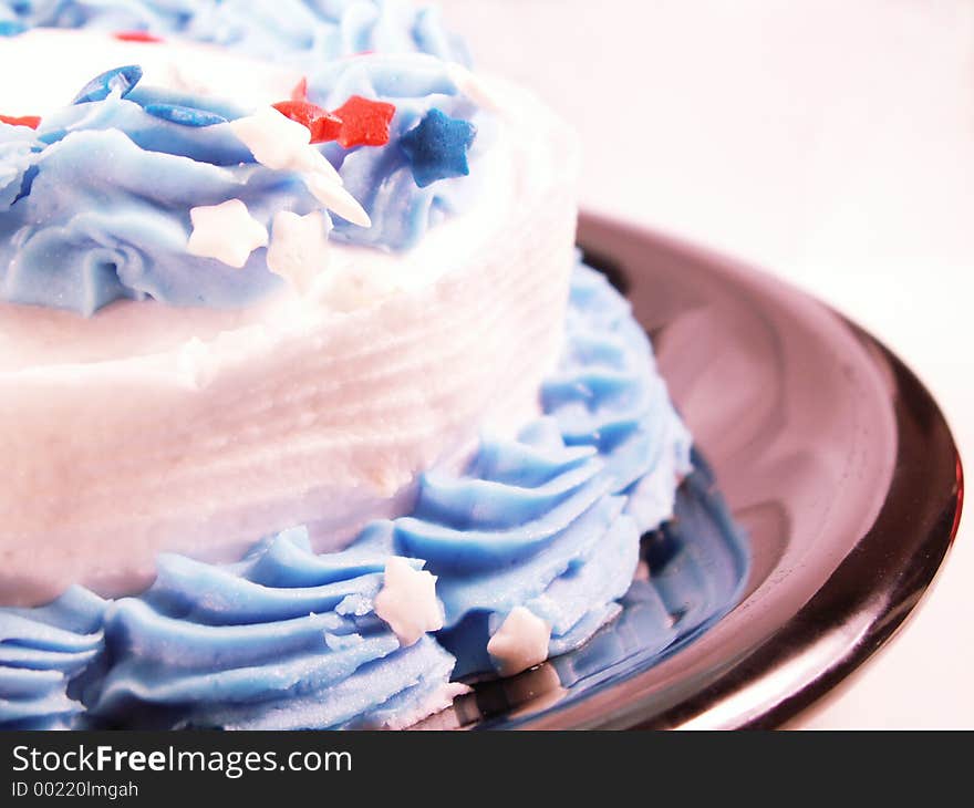 Side view of cake on black plate