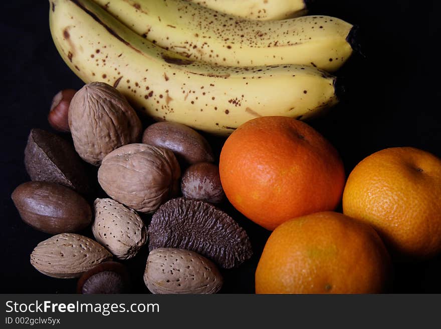 Bananas, oranges and mixed nuts