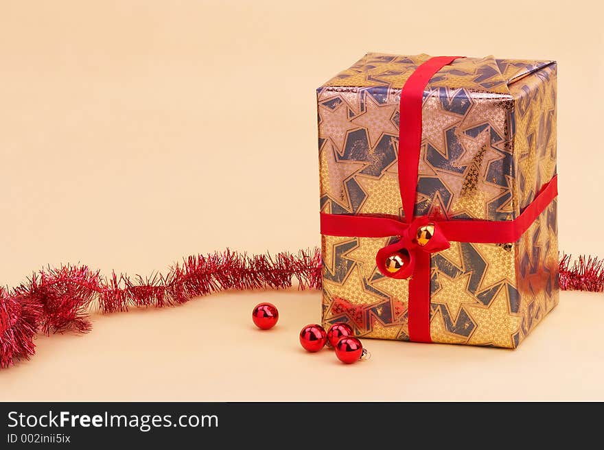 Gold Parcel - goldenes Geschenkpaket