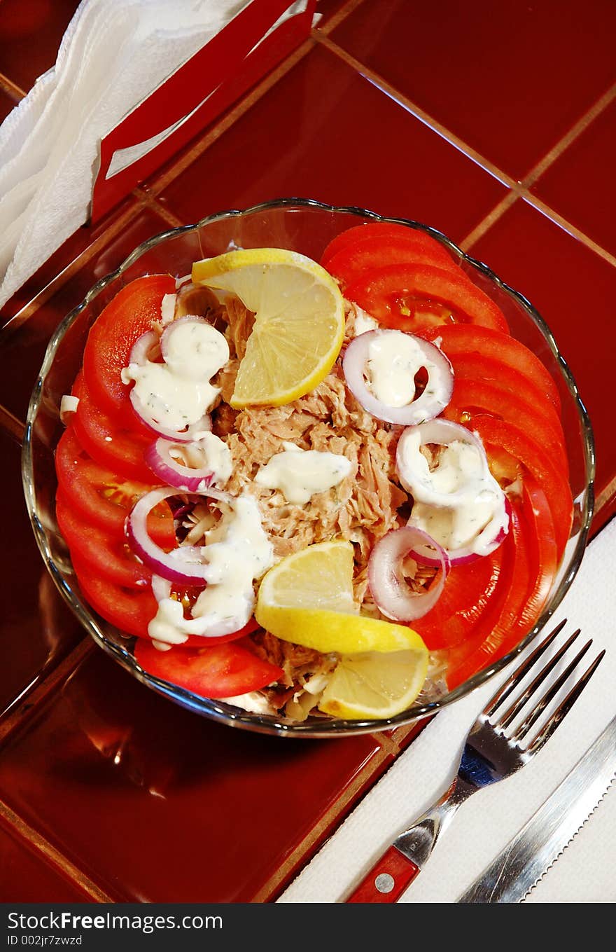 Menu dish - tuna salad and tomatoes