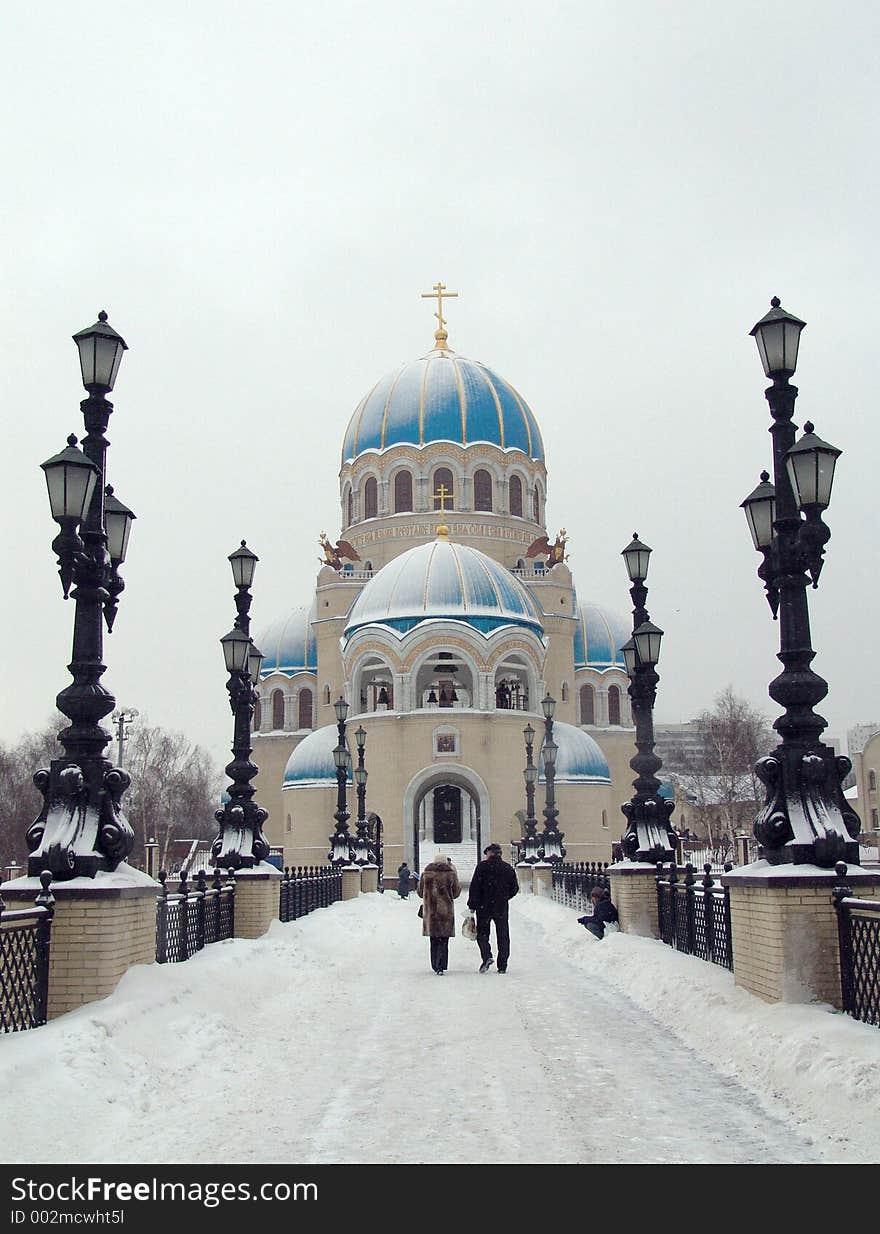 Temple of Trinity ZHivonachalnoj in Orehovo - Borisovo. Temple of Trinity ZHivonachalnoj in Orehovo - Borisovo.