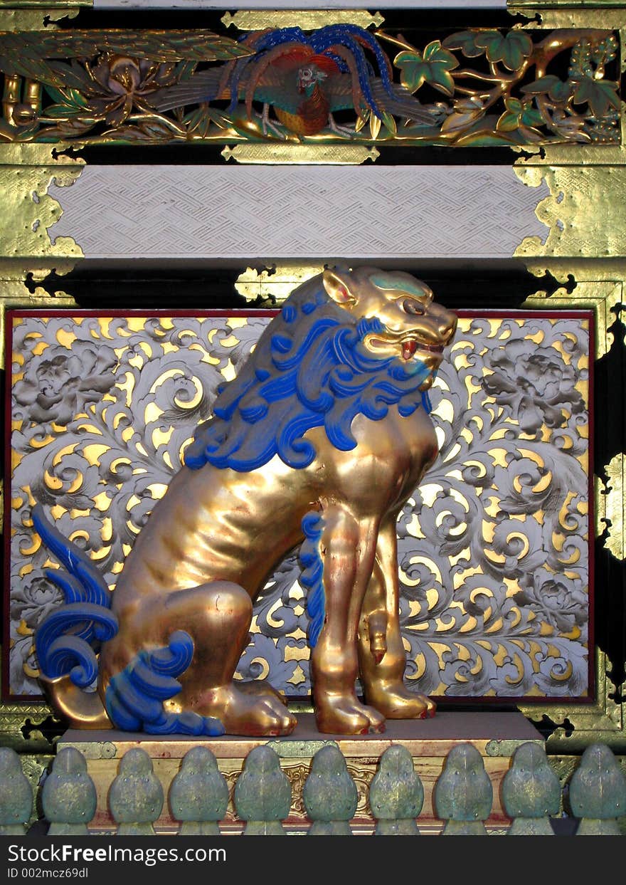 Copper lion at entry (Nikko, Japan)