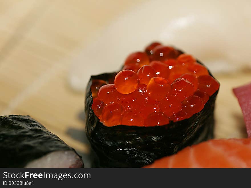 Sushi: Caviar Maki