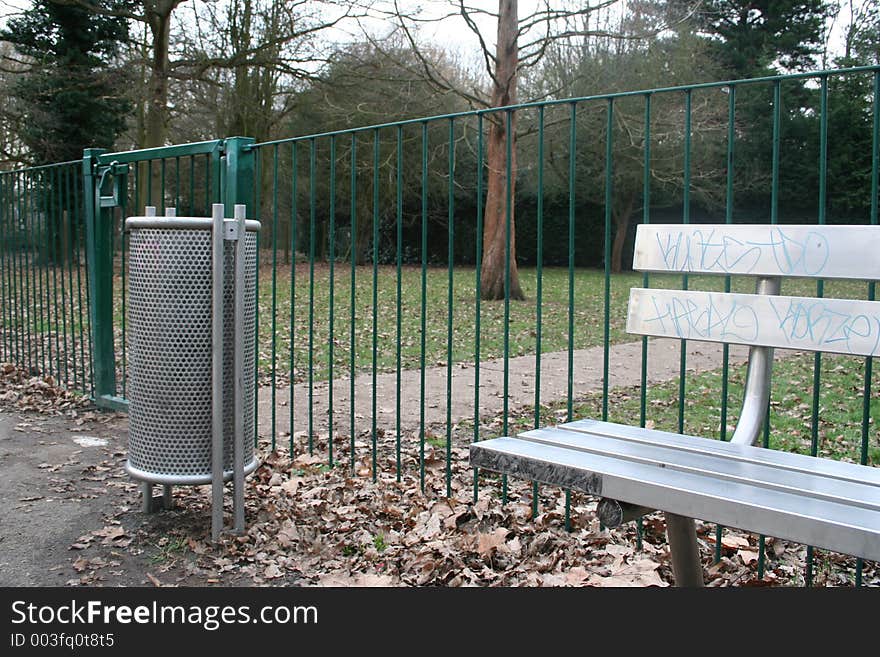 Bench & Bin