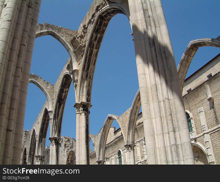 Lisboa s Cathedral Remainings