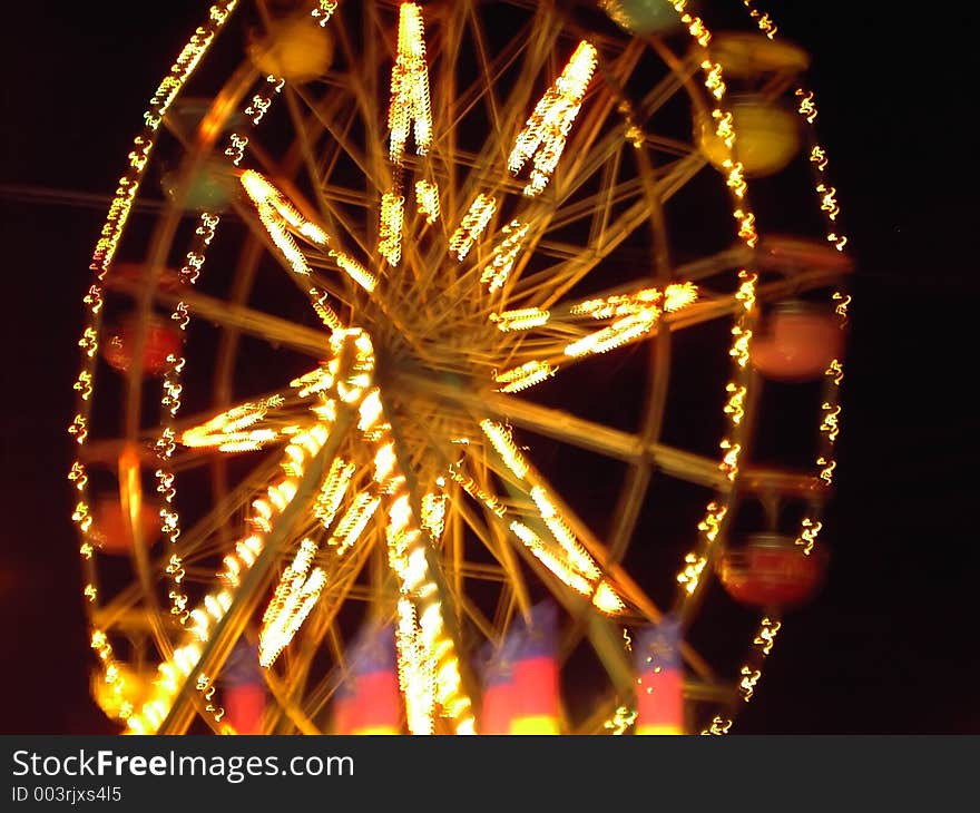 Spinning blured ferris wheel