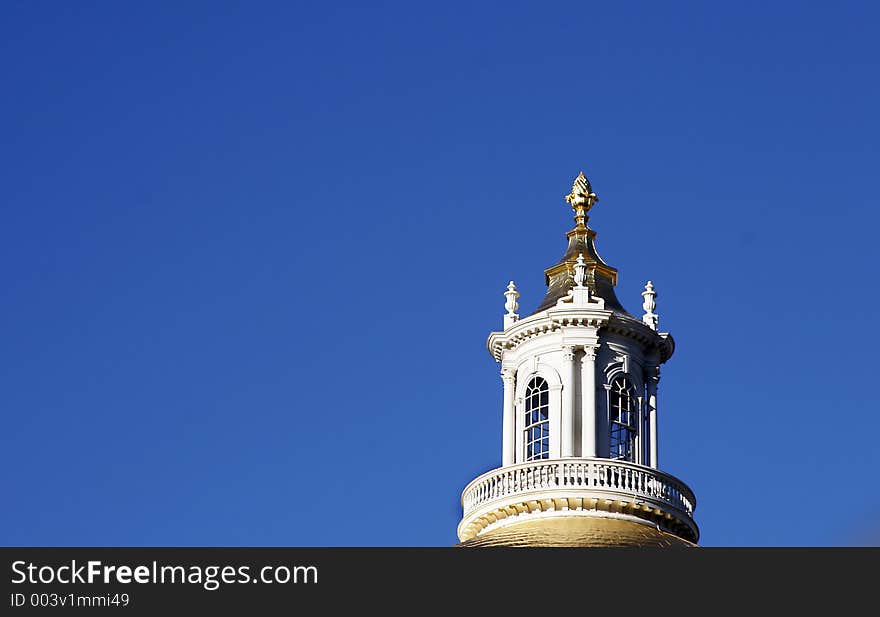 Gold and White Copula of the Masschusetts Capitol in Boston