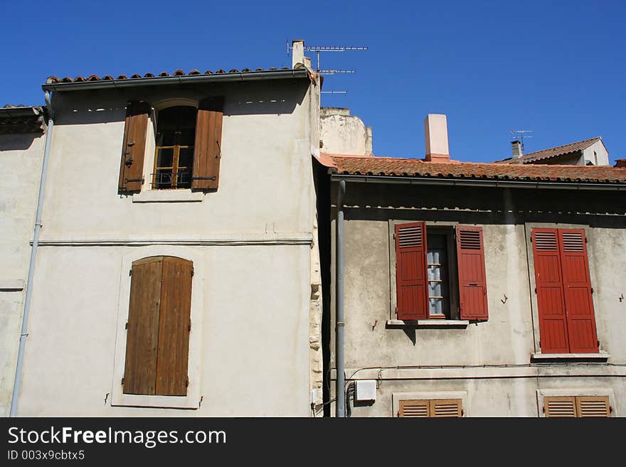 Arles building