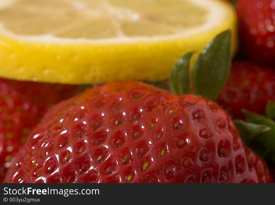 Strawberry and lemon macro