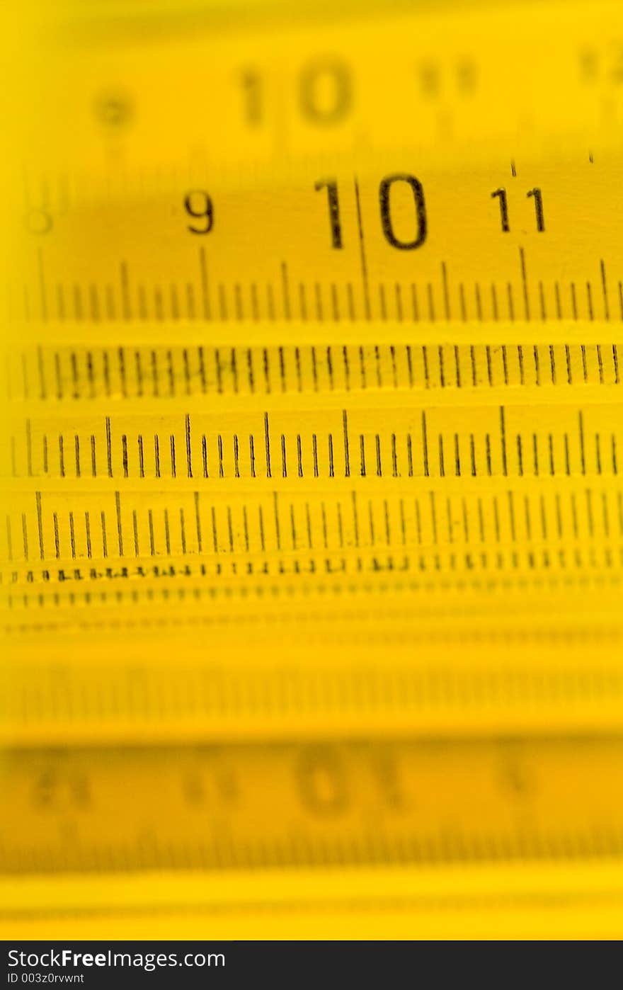 Wooden rulers, with shallow DOF, focus in center